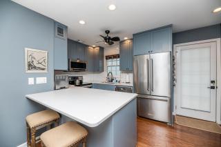 Dreamy Downtown Condo, Near Meeting St & Broad St - Charleston - 1