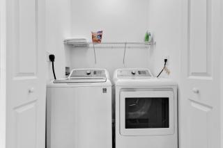 Beautiful Apt 5min walking Design District apt 1 - 6