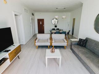 Miami Hollywood Great Two Bedroom Apartment with Channel View 006-22bvic - 5