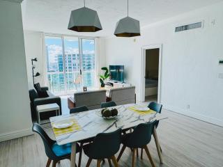 Miami Hollywood Great Two Bedroom Apartment with Channel View 006-22bvic - 3