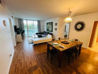 Miami Hollywood Great 2 Bedroom 2 Bathroom with Intercostal View 001-22bvic - Hollywood - 2