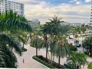 Miami Hollywood Great 2 Bedroom 2 Bathroom with Intercostal View 001-22bvic - Hollywood - 5