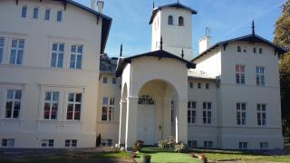 Agroturystyka "Pałac w Janowie" - Janów - 1