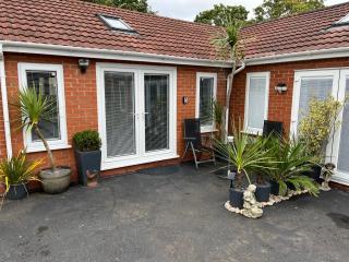 Happy days Moreton , 2 miles from Hoylake Wirral - Moreton - 0