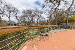 6 Queen Bed Home Near White Rock POOL & DECK! - Dallas - 5