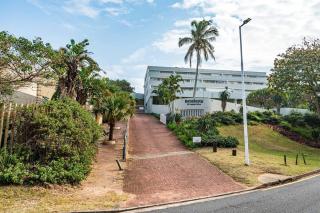 Coastal Bliss, 3BR Umhlanga Apartment With Ocean View - Durban - 1