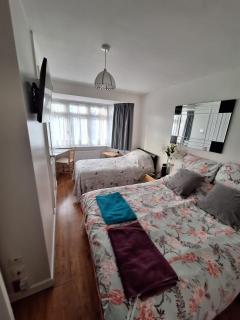 Harrow B & B - Harrow Weald - 2