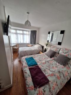 Harrow B & B - Harrow Weald - 0