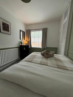 Beautiful home Near River Trent & free off-street parking - Nottingham - 3
