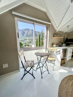 Mountain View Studio - 8