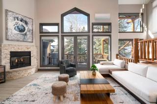 Cross Timbers Chalet - Free Shuttle - Summer AC - 6
