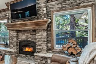 Lux Western Cabin Pool Table Ping Pong Vibes - 1