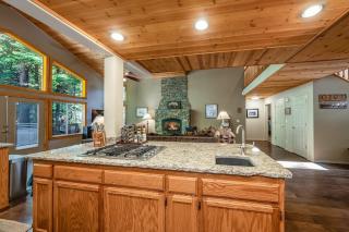 Shady Pines Cozy Mountain Getaway - Shaver Lake - 6