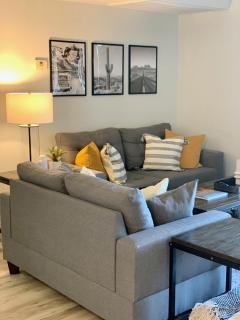 Rustic Farmhouse Old Town Condo W Patio & Pool - Scottsdale - 8