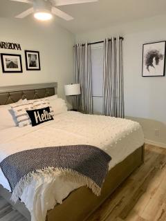 Rustic Farmhouse Old Town Condo W Patio & Pool - Scottsdale - 5
