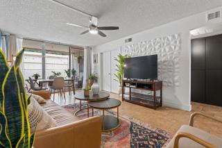 Cozy 2br Condo W Pool Near Old Town - 9