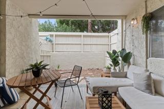 Cozy 2br Condo W Pool Near Old Town - 4