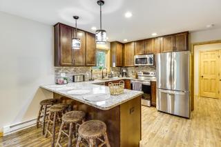 Forest Views and Hot Tub Poconos Cozy Cabin - 4