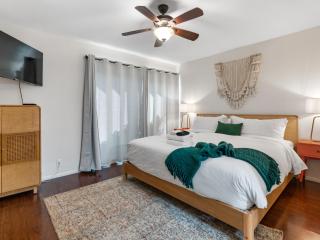 Top-notch 2br Spacious Condo With Shared Pool - Scottsdale - 3
