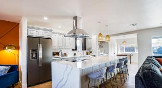 Luxury 3 Br Home With Relaxing Pool - Scottsdale - 8
