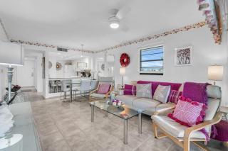 4th Floor -End Unit - Views - Naples - 2