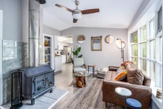 Cozy & Modern w Hot Tub, Fire Pit, Grill & Pond - 3