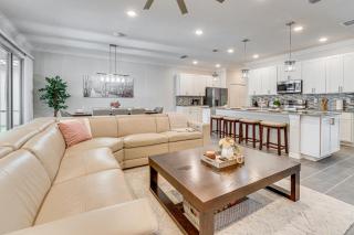 Relax, Play, Swim Luxe Haines City Home with Lanai! - Haines City - 6