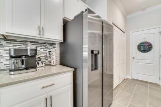 Relax, Play, Swim Luxe Haines City Home with Lanai! - Haines City - 1