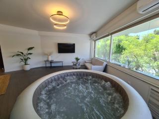 Sunny Home Private Jacuzzi Hydromassage, Underground Parking, 300m Metro Peristeri - Atene - 0