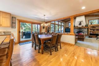 Indian Hills at Northstar by Tahoe Getaways - Spacious 4 BR, Private Hot Tub, Wood Fireplace, and HOA Amenities - 1