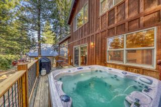 Indian Hills at Northstar by Tahoe Getaways - Spacious 4 BR, Private Hot Tub, Wood Fireplace, and HOA Amenities - Truckee - 9