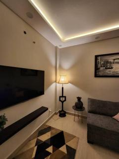 Parkside Panoramic 1 BR Apartment Self Check-IN Next to Penta Square DHA Phase 5 - Lahore - 4