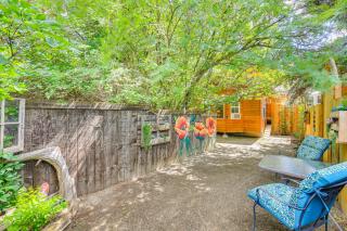Homey Pet-Friendly Libby Cottage with Yard by Creek! - White Haven - 9