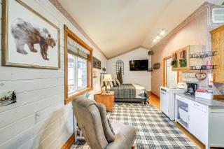 Homey Pet-Friendly Libby Cottage with Yard by Creek! - 1