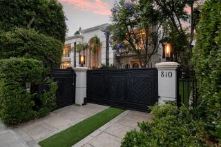 Sophisticated Grand Mansion - 5