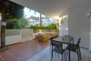 2039 Cozy Beachfront Apartment on Golden Beach - Marbella - 2