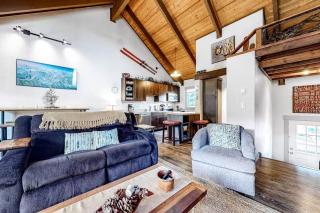 Cozy Condo Scenic Balcony Adjacent Golf Course - Big Sky - 0
