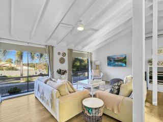 Pet-friendly Private Retreat with Large Backyard - Surf Beach - 9