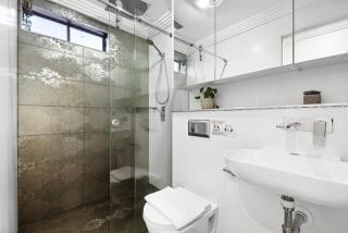 Boutique Queen Room - Centrally Located at Glenfield - Shared Bathroom - Glenfield - 6