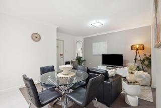 Urban Oasis Apartment - 1