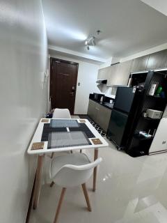 new 1 bedroom next to robinsons galleria with 200mbps internet - 5