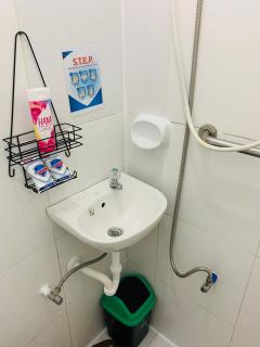 Queen's Room Rental 1 - 4