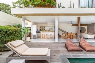 Villa Ace - Modern 2BR Villa in Seminyak with Spacious Bedrooms, Bathtub & Private Pool - Seminyak - 9