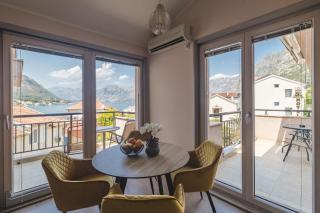 Lux Seaside Residence - 6