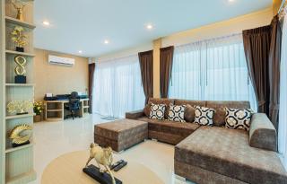 "Smooth as Silk" Gorgeous 3-Bedroom Pool Villa, Just a Stone's Throw from the Beach! - Ban Khlong Haeng - 8
