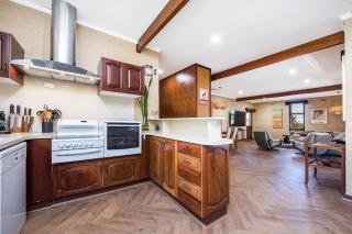 Ocean Close - Spacious Beach House - Guilderton - 4
