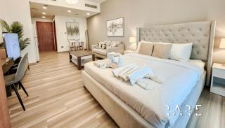 Rare Holiday Homes - Lake View - The Crescent Tower - Dubai Production City - R1611 - Dubai - 9