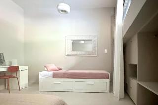 Renovated City Center x3 Double Bed Flat - 4