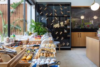 Sapphire Blue Suites - 4