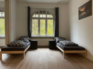 8 Betten - 4 Zimmer - Küche - Diele - Bad - Wuppertal - 0